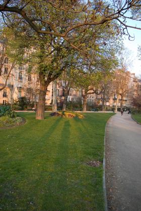 PARYŻ PO RAZ TRZECI / image_0221.jpg